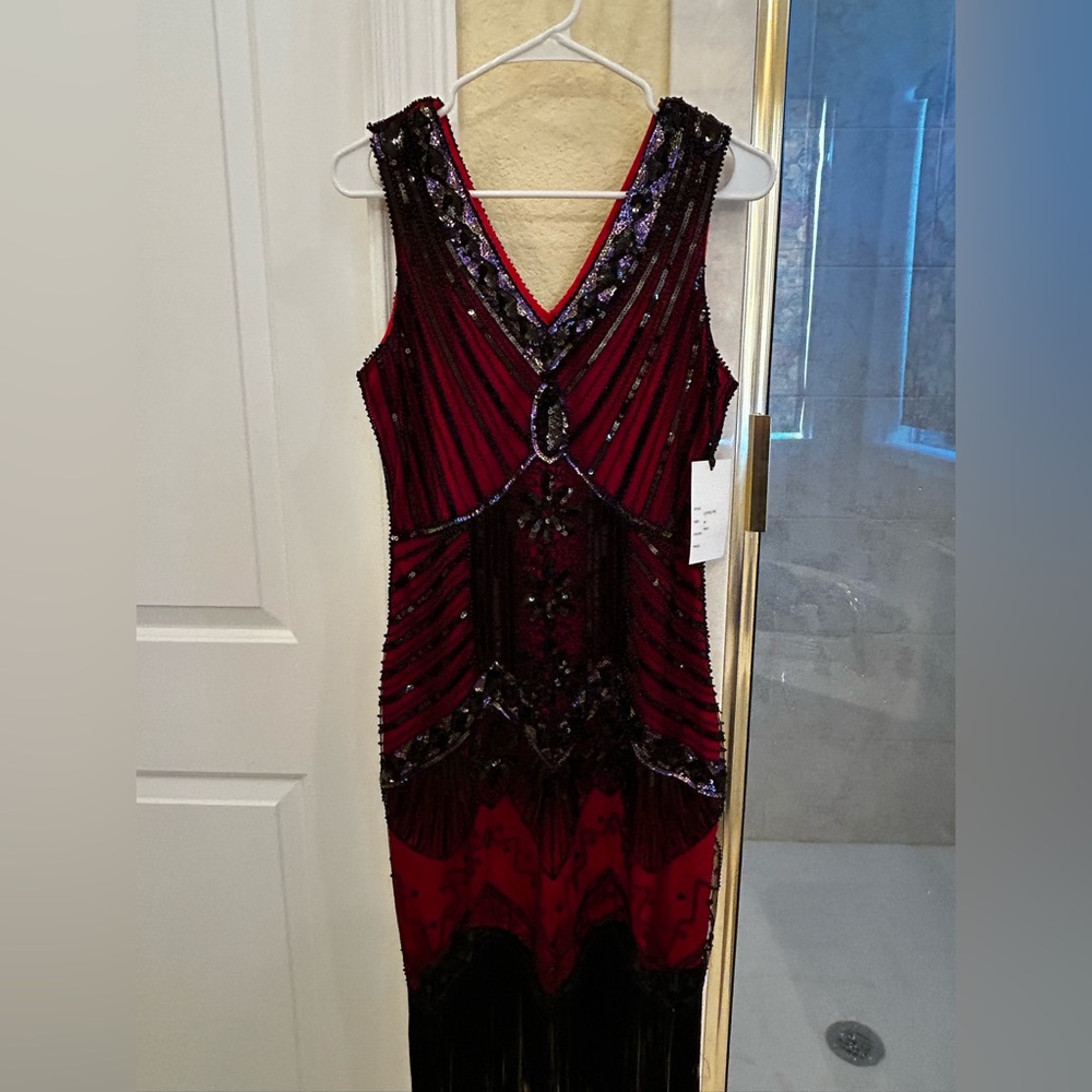 Women’s black and red flapper dress